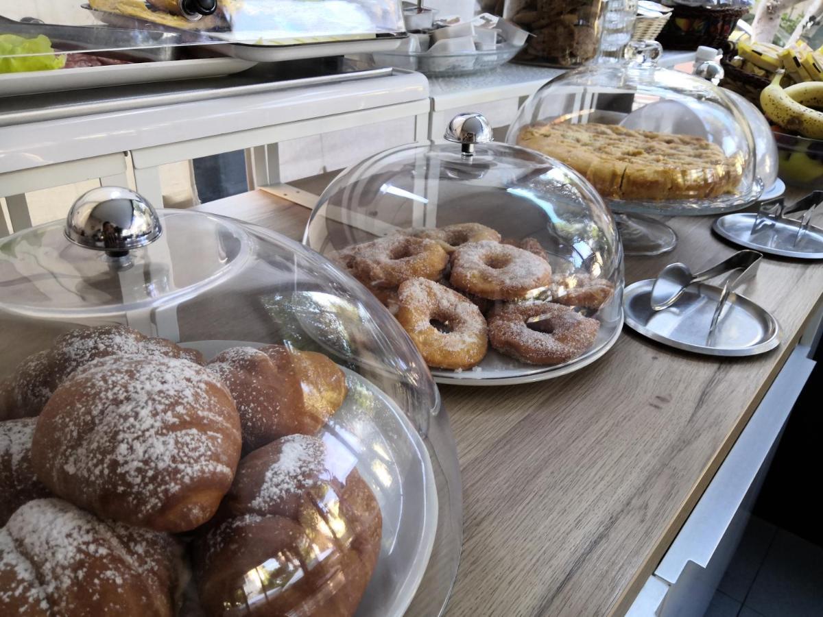 Hotel Iride Suite & Breakfast- Ideale Per Famiglie E Coppie Риччоне Екстер'єр фото