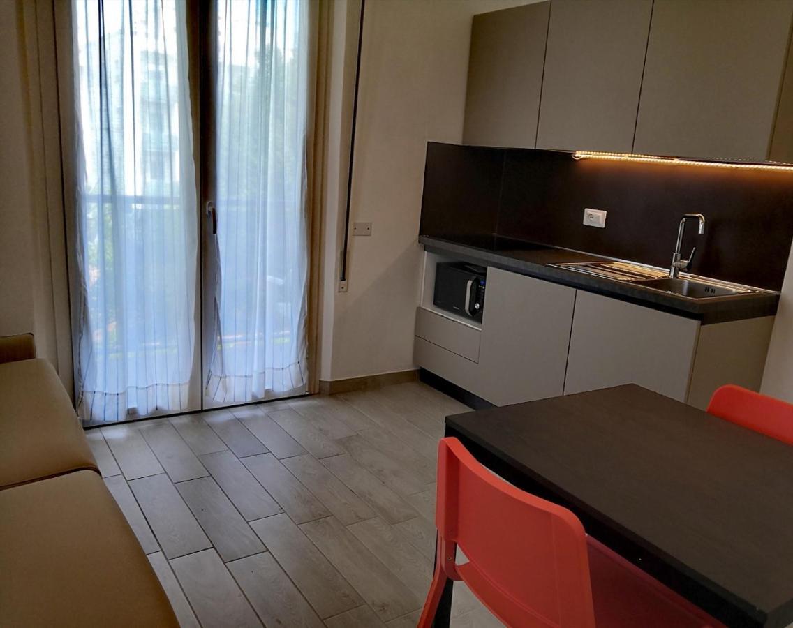Hotel Iride Suite & Breakfast- Ideale Per Famiglie E Coppie Риччоне Екстер'єр фото