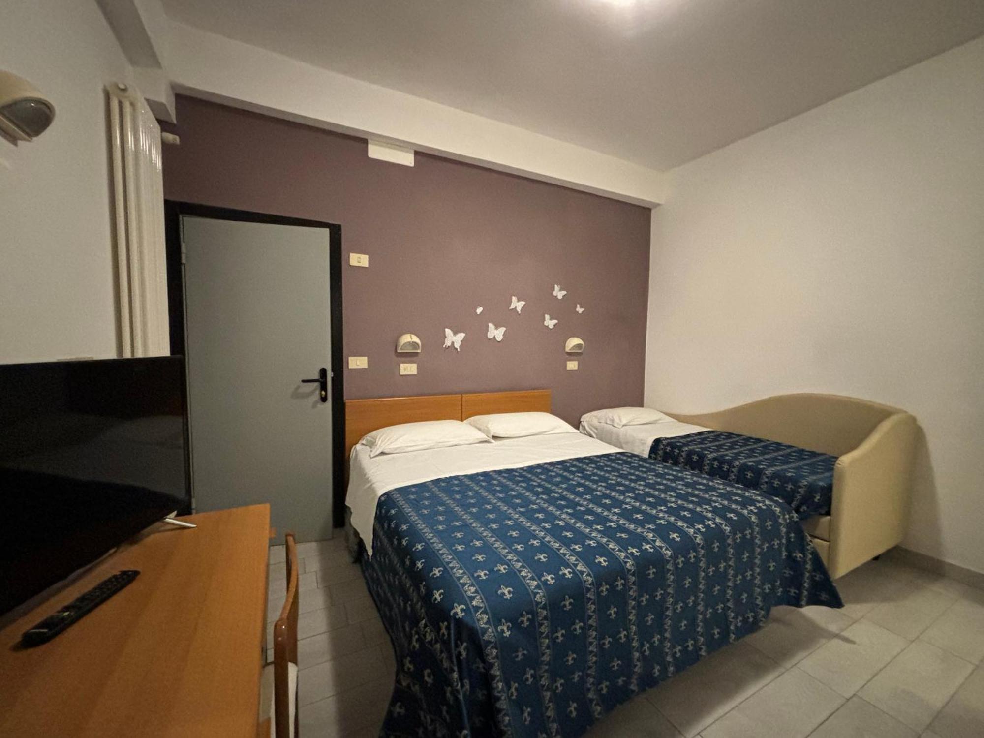 Hotel Iride Suite & Breakfast- Ideale Per Famiglie E Coppie Риччоне Екстер'єр фото