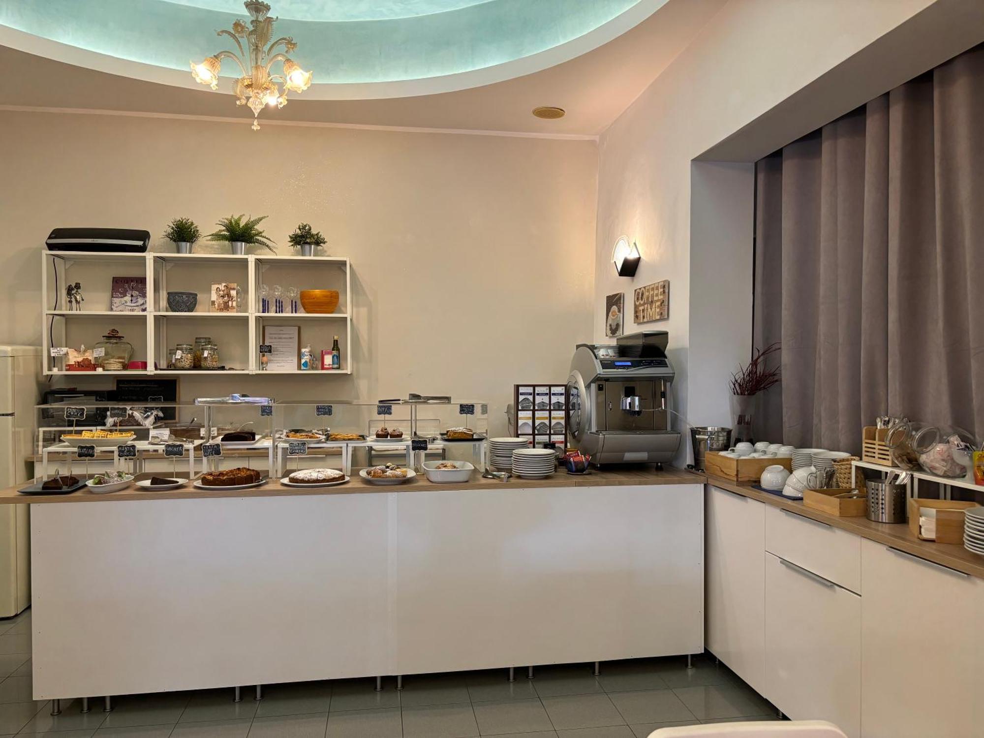 Hotel Iride Suite & Breakfast- Ideale Per Famiglie E Coppie Риччоне Екстер'єр фото