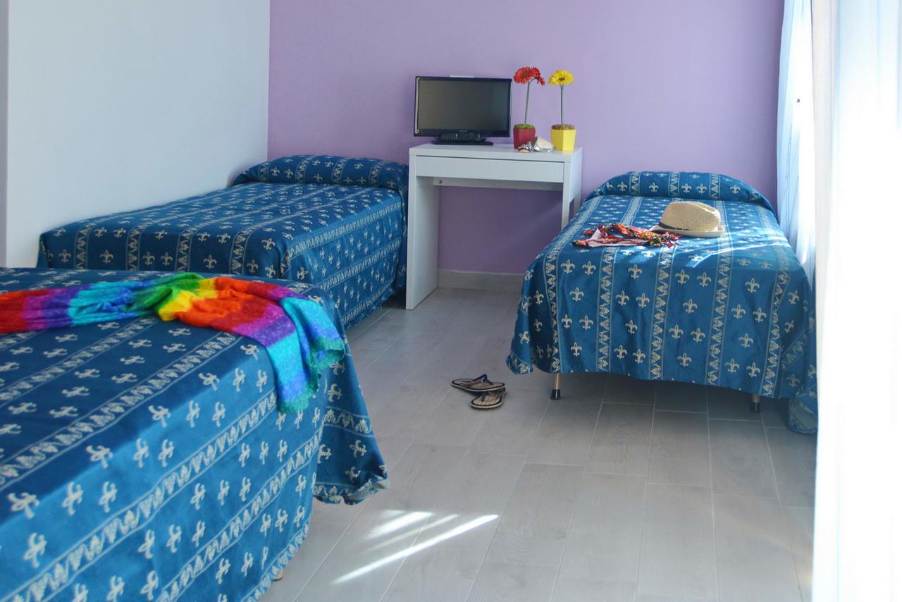 Hotel Iride Suite & Breakfast- Ideale Per Famiglie E Coppie Риччоне Екстер'єр фото