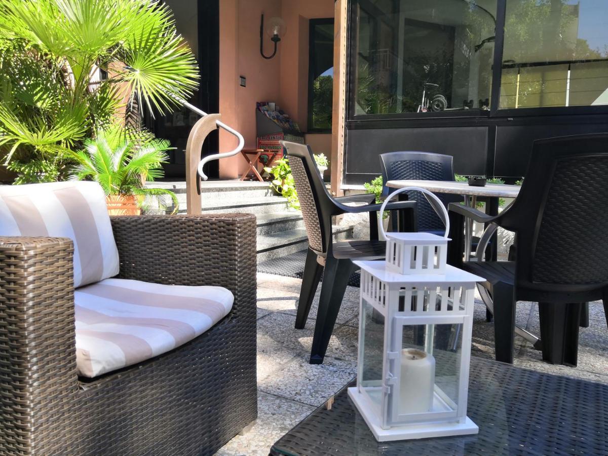 Hotel Iride Suite & Breakfast- Ideale Per Famiglie E Coppie Риччоне Екстер'єр фото